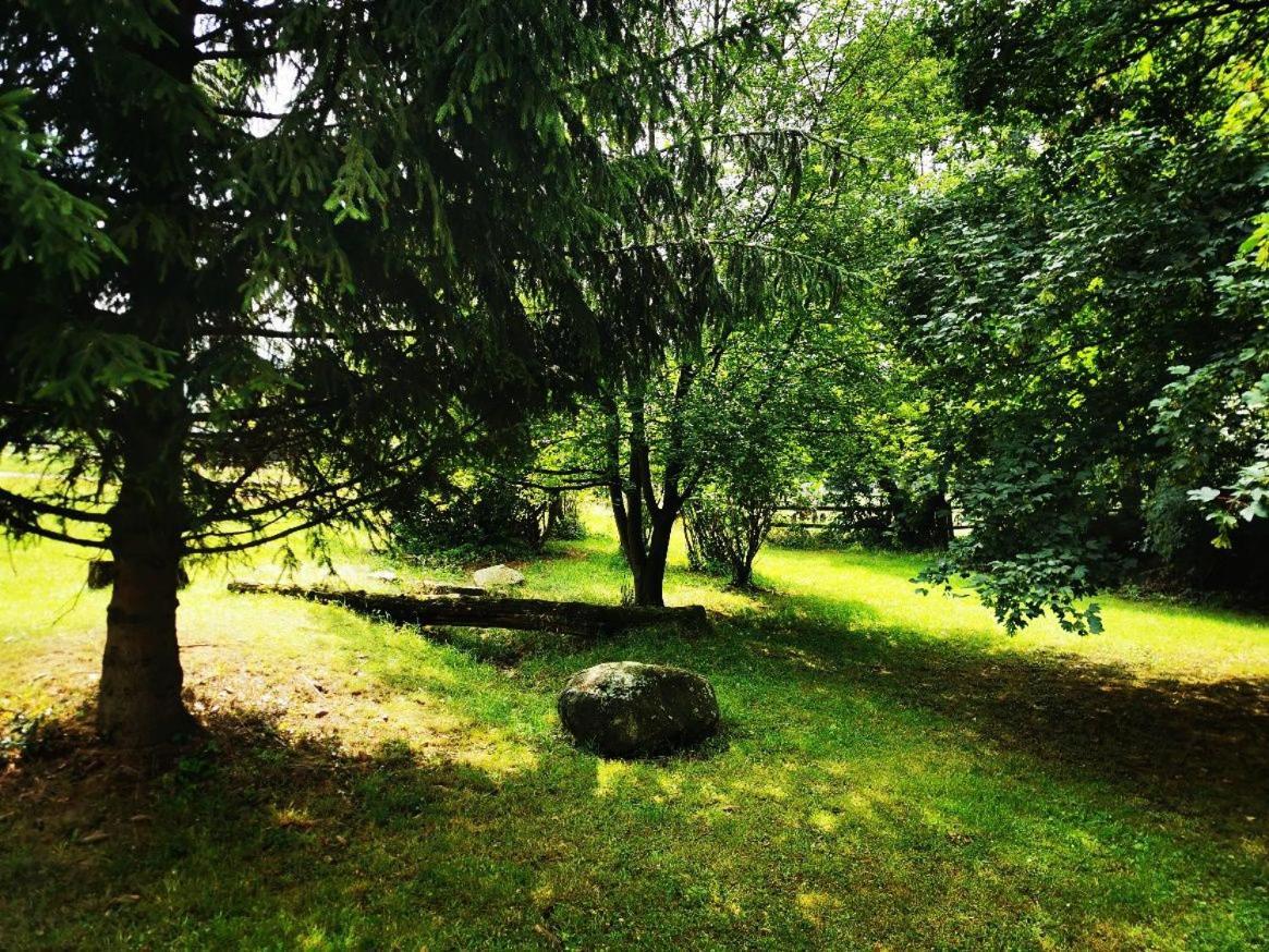 Landhaeuschen Welschneudorf Naturnah Buitenkant foto
